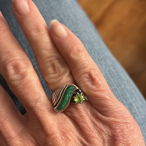 Turquoise & Peridot Silver Ring - Picture 4 of 7